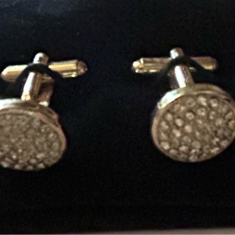 Elegant goldtone Cufflinks